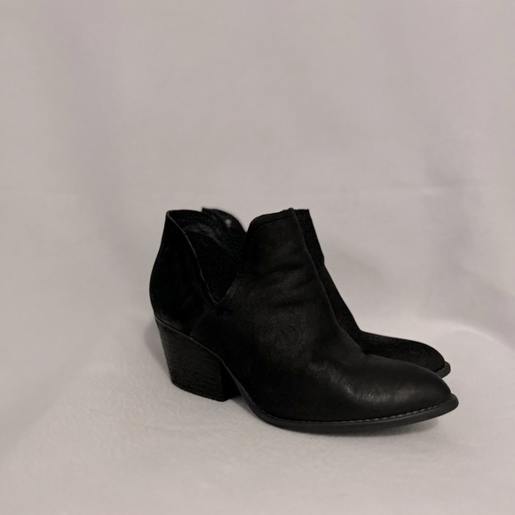 Steve Madden Size 9 Black Leather Aldelpine Booties - Picture 1 of 16